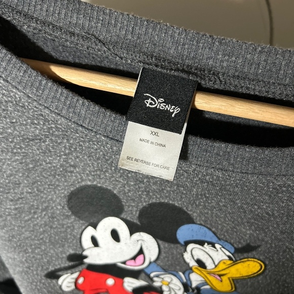 Disney Vintage-styled Mickey, Minnie, Donald, Daisy Gray Sweatshirt, Women's XXL - Picture 4 of 5